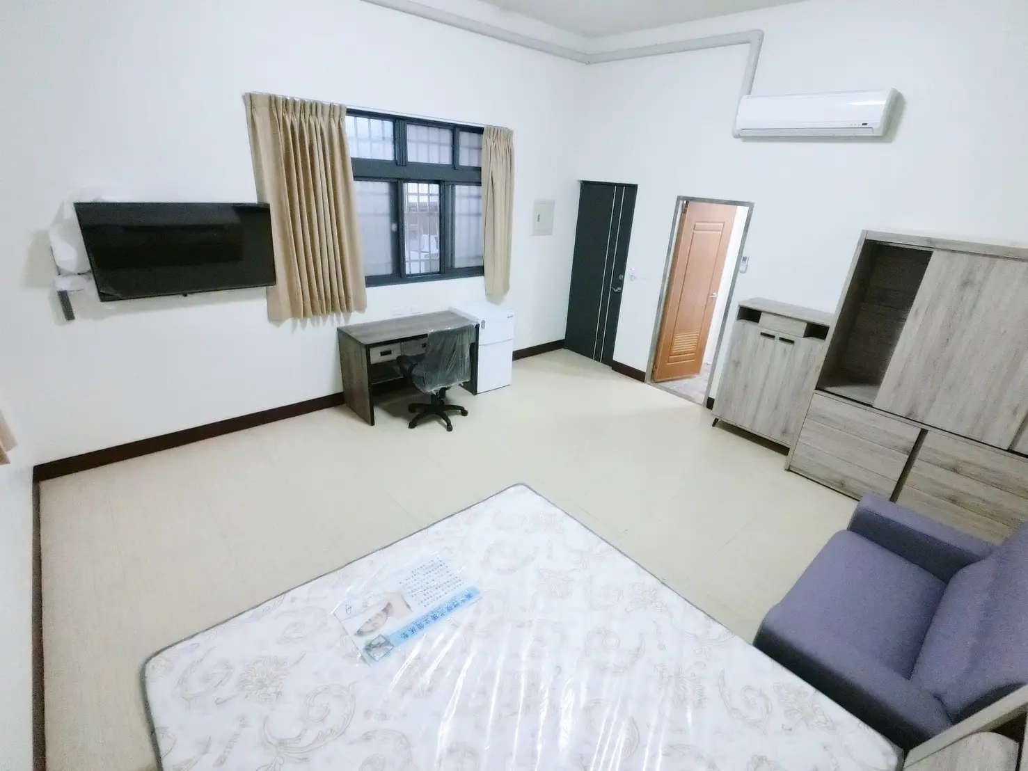 西屯區 安林路5*號（電梯透套）