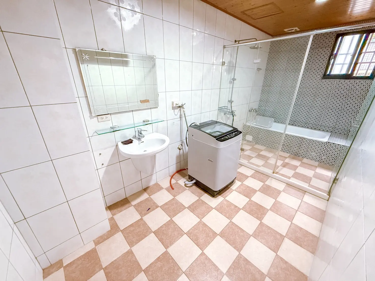 S 35897584 0
