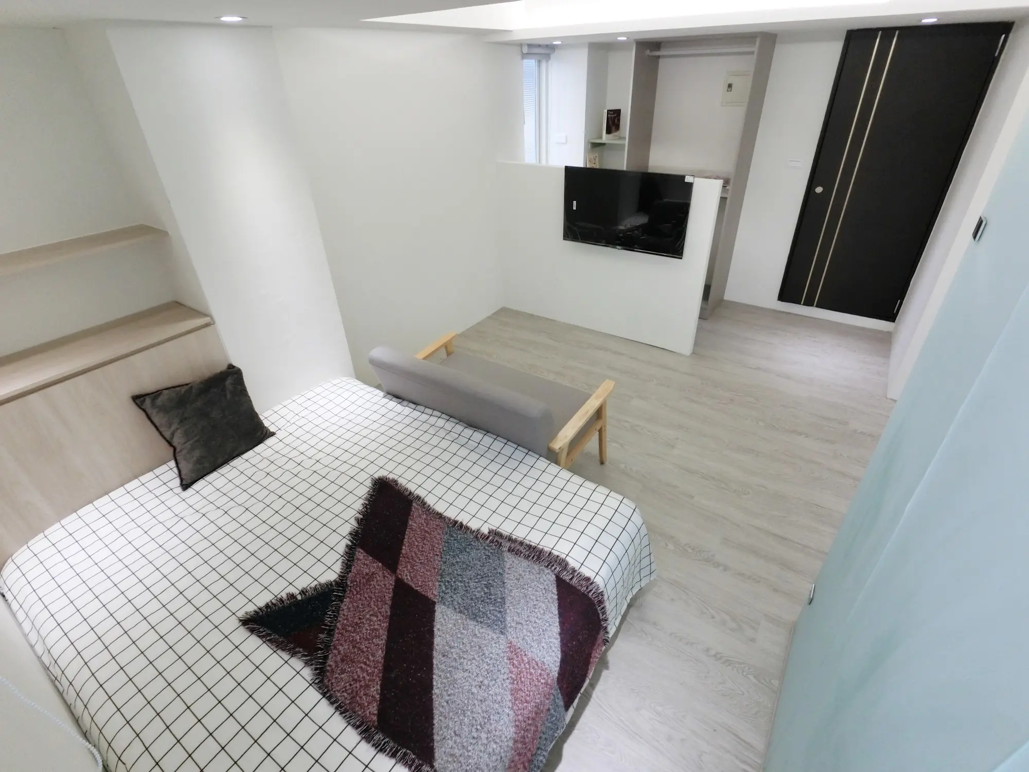 南區 崇倫北街2*號(電梯)