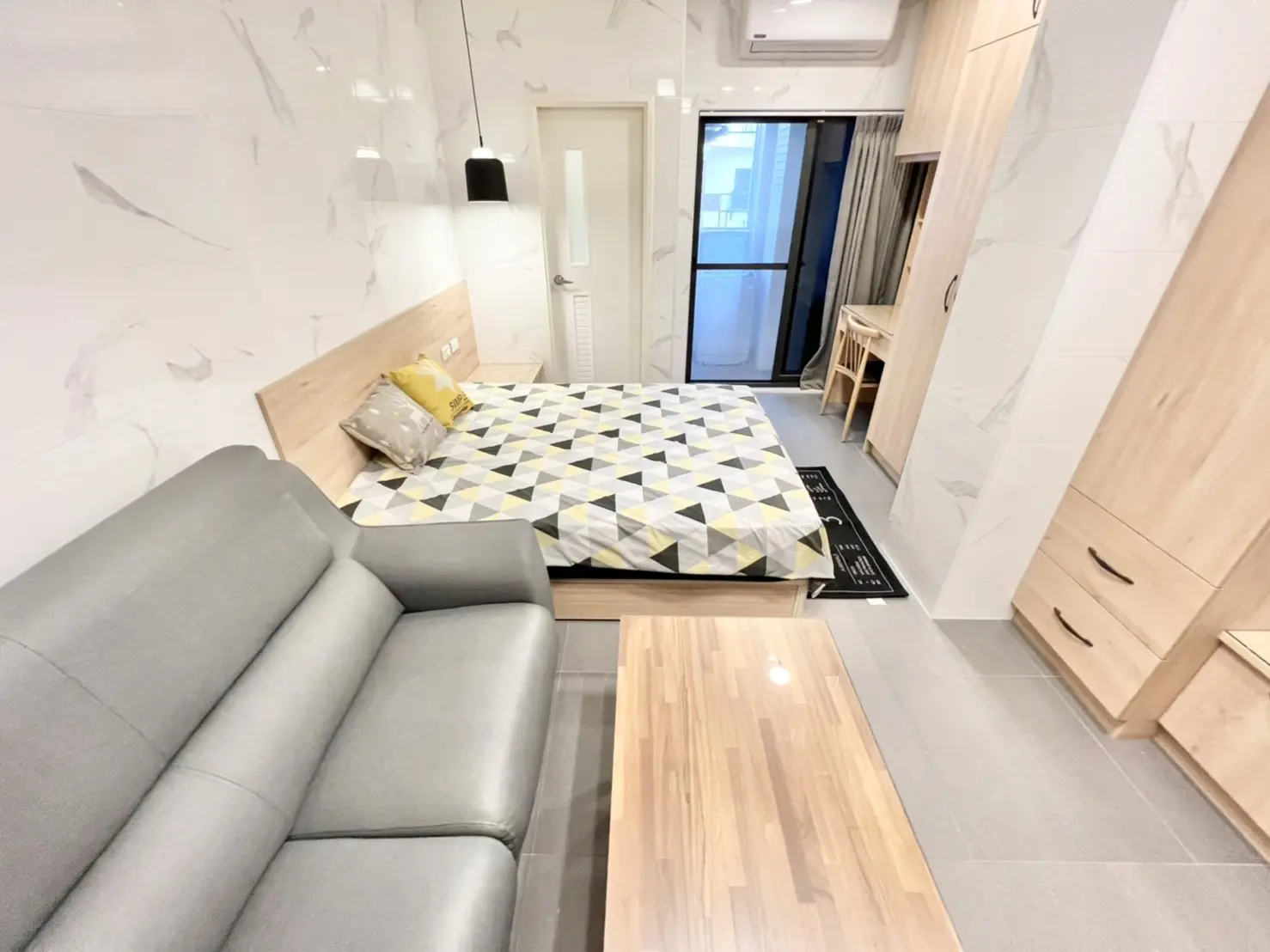 S 37707800 0