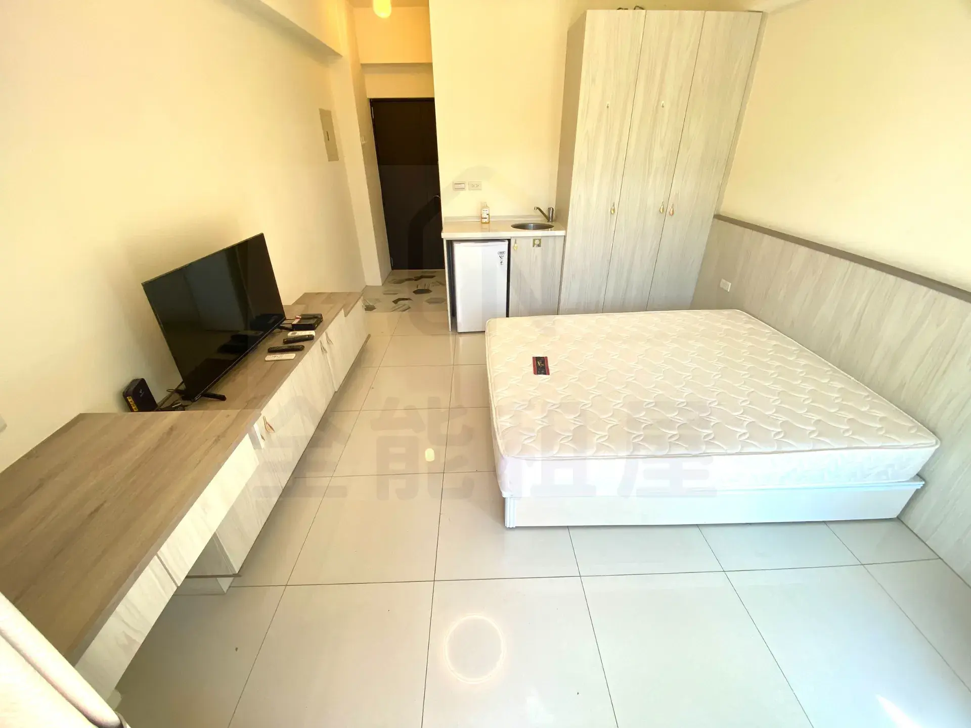 S 176455776 0
