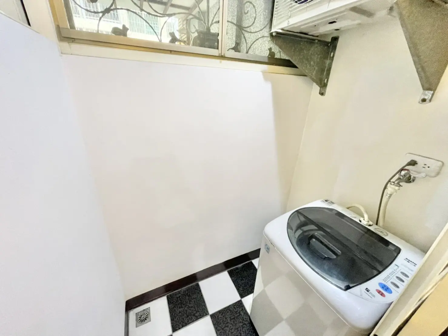S 50438352 0