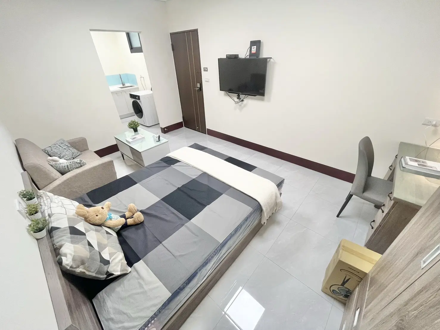 潭子區 興華一路4**號（爬梯）