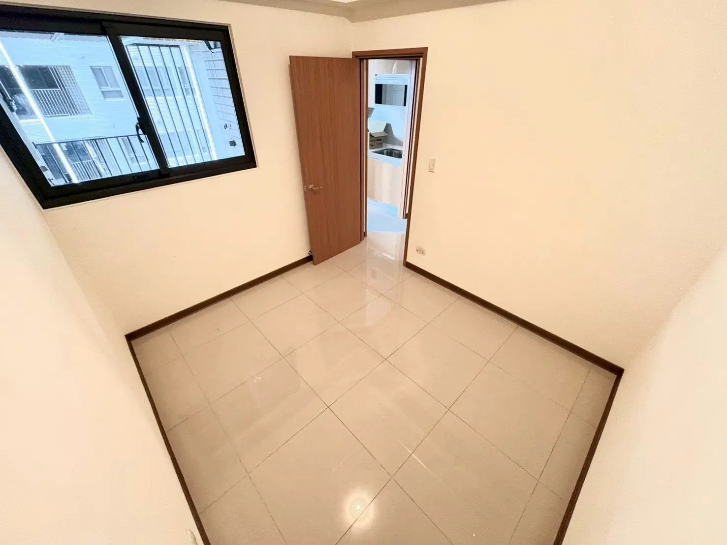 S 39059505 0