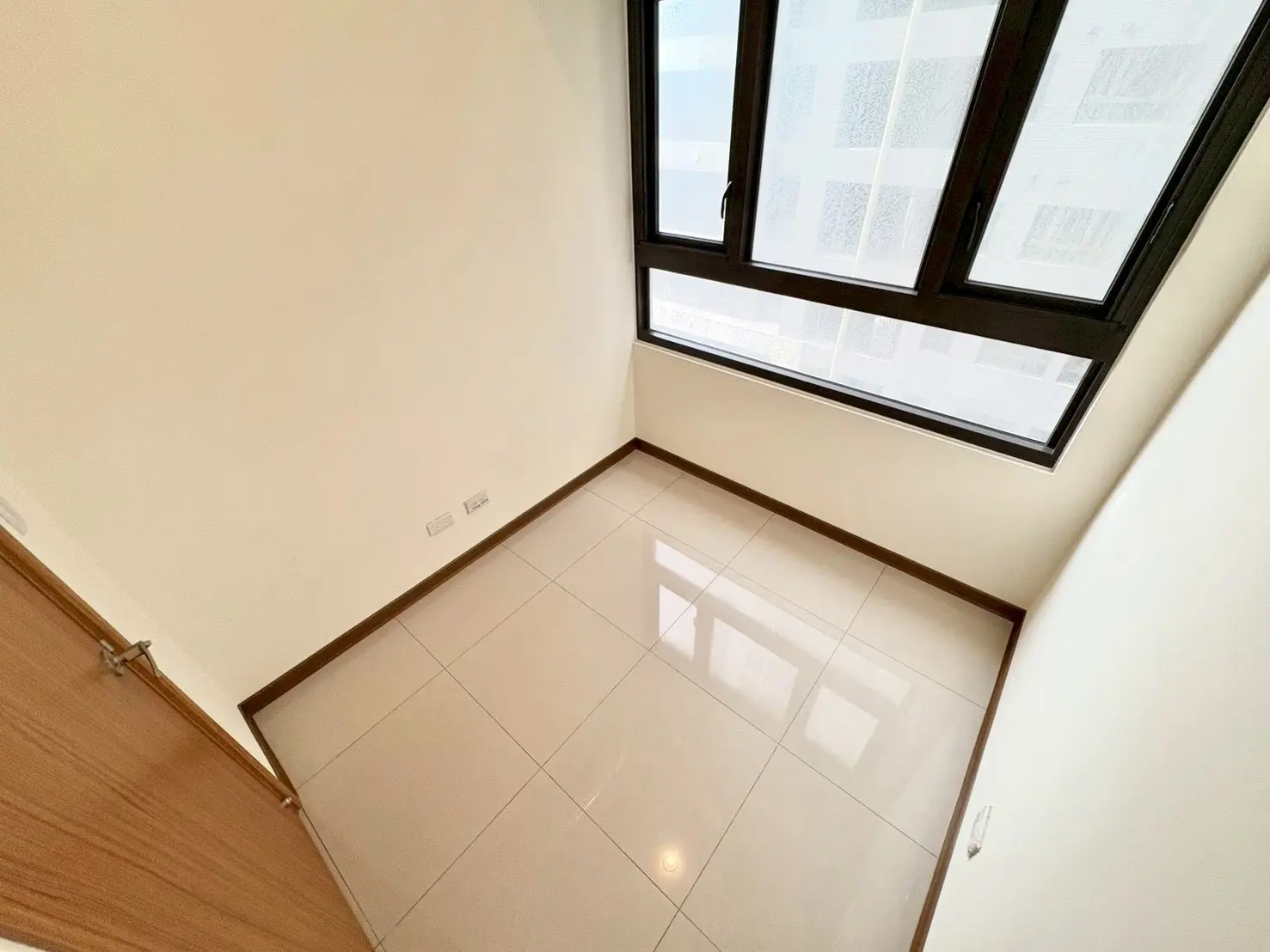 S 39059511 0