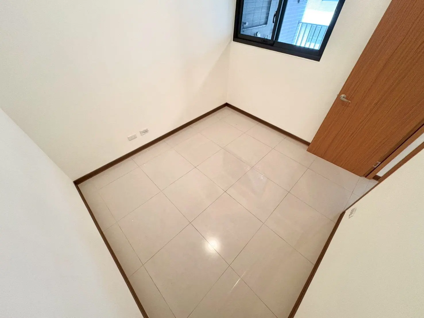 S 39059506 0