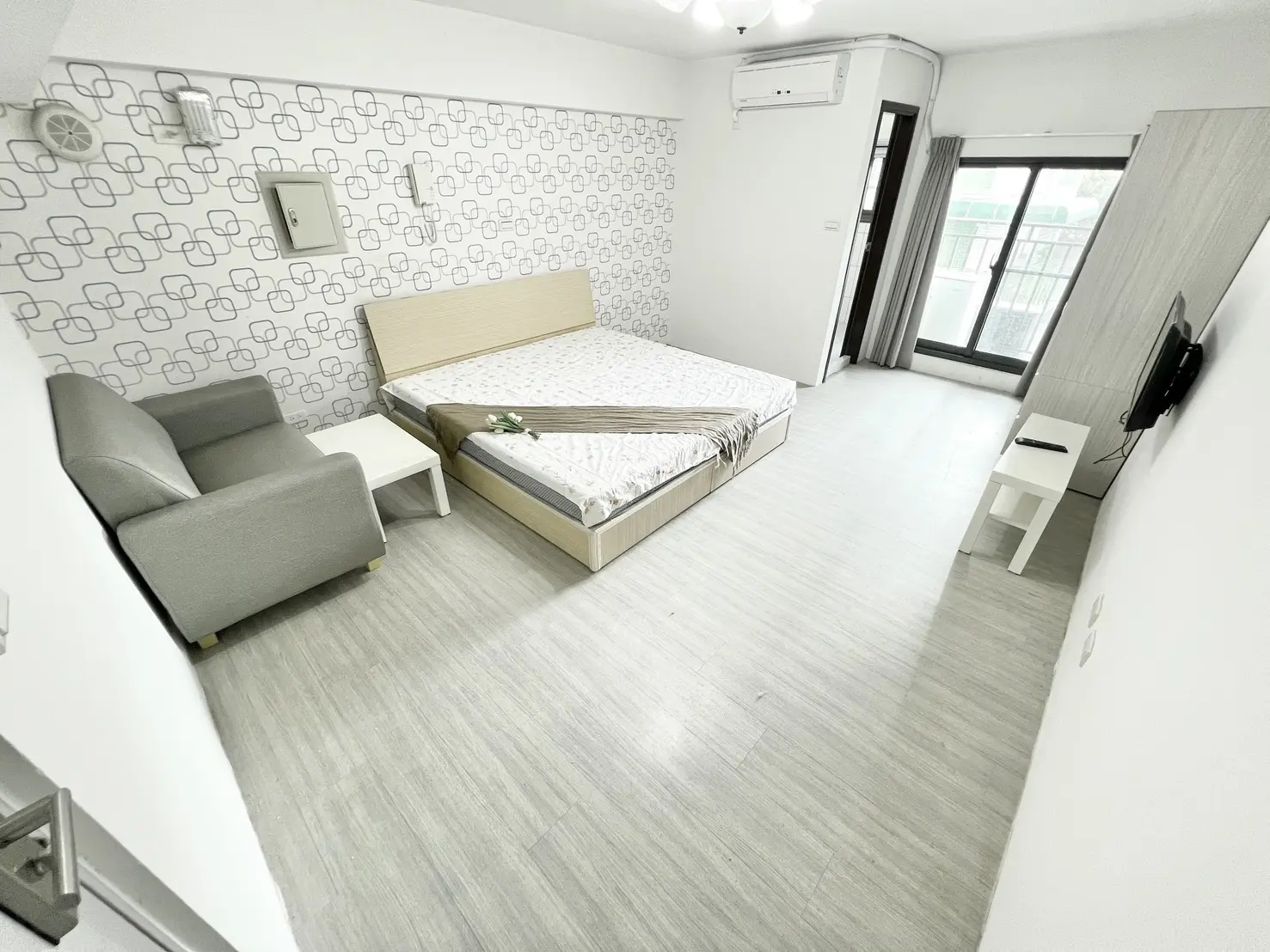 北區 榮華街*號（電梯透天）