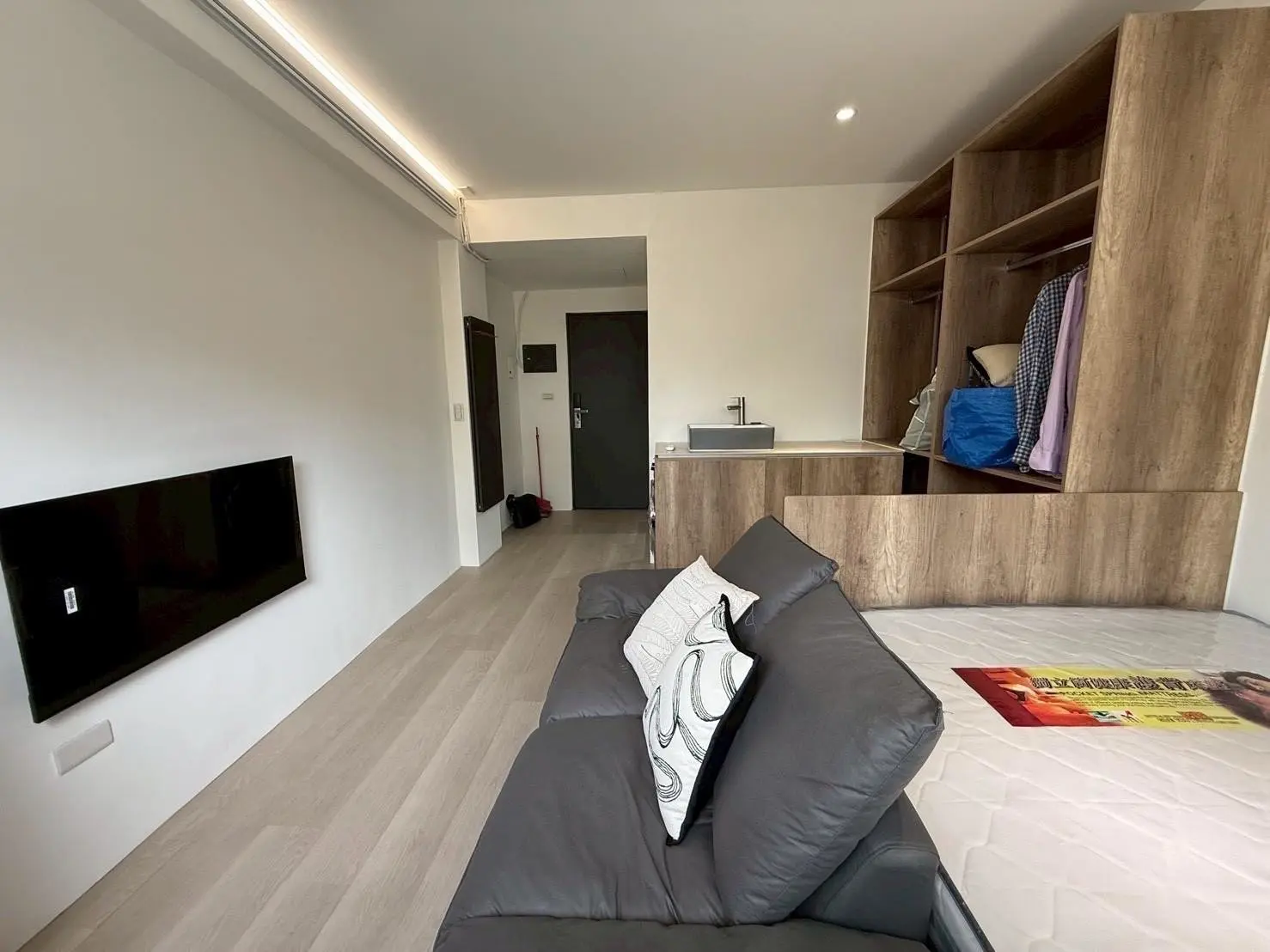 S 499974272 0