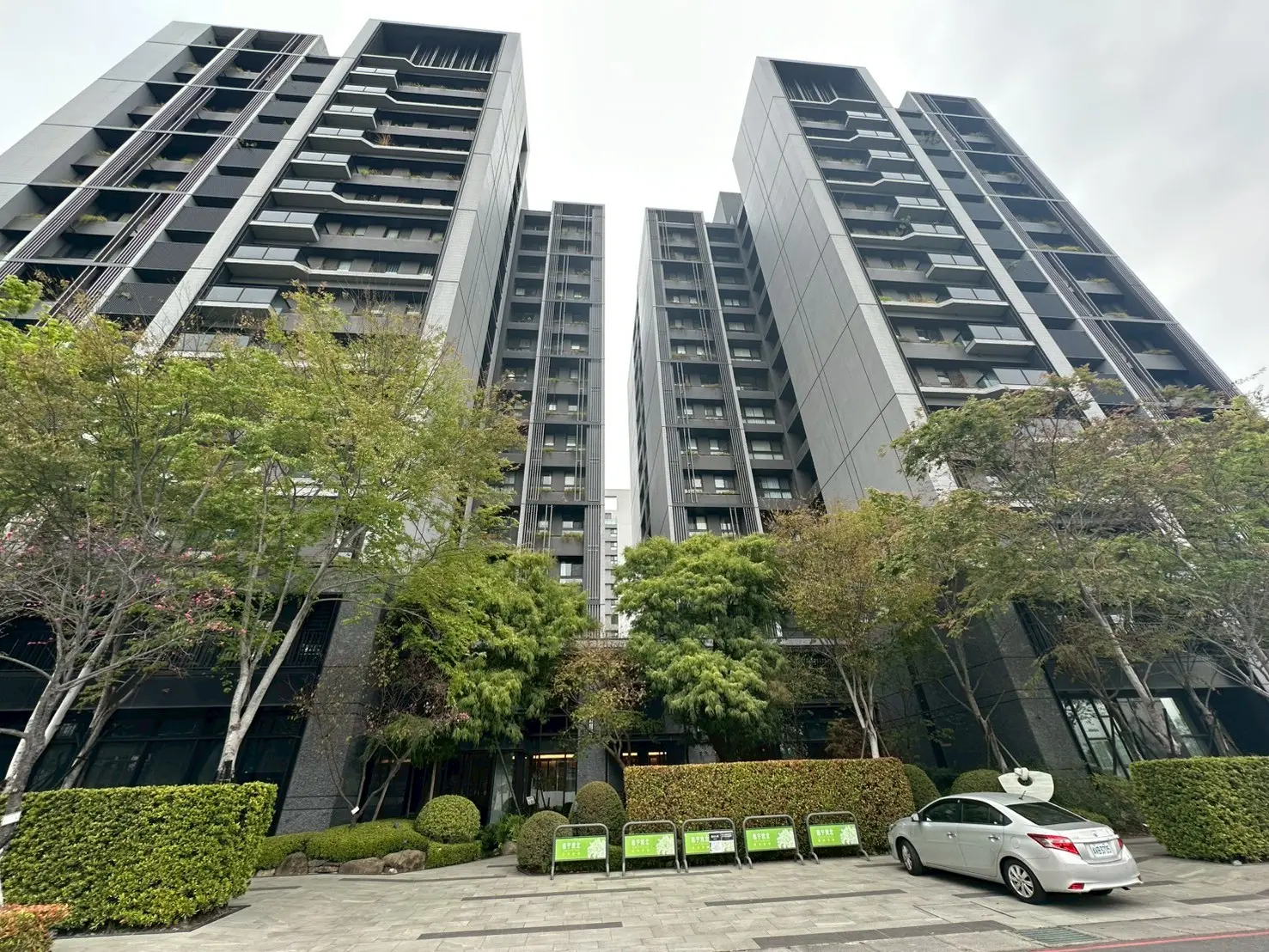 Line Album 2026310 260310 12 0