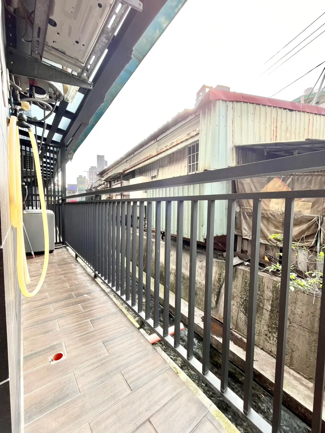 S 553713726 0