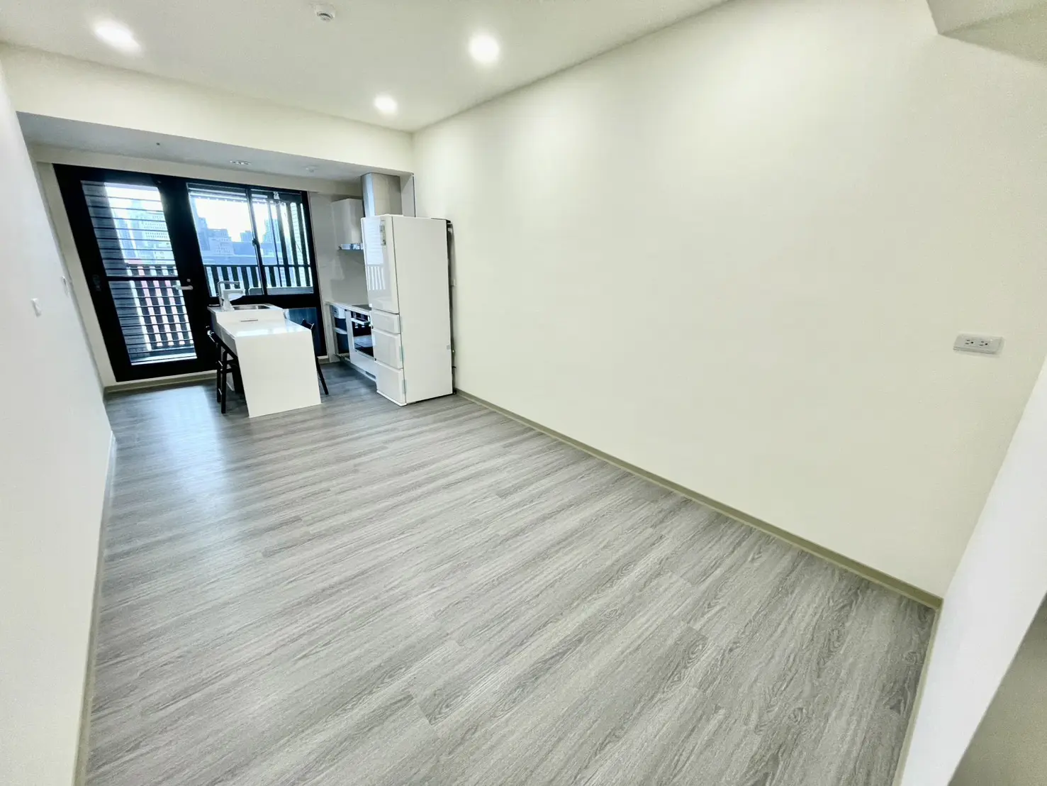 S 72867987 0
