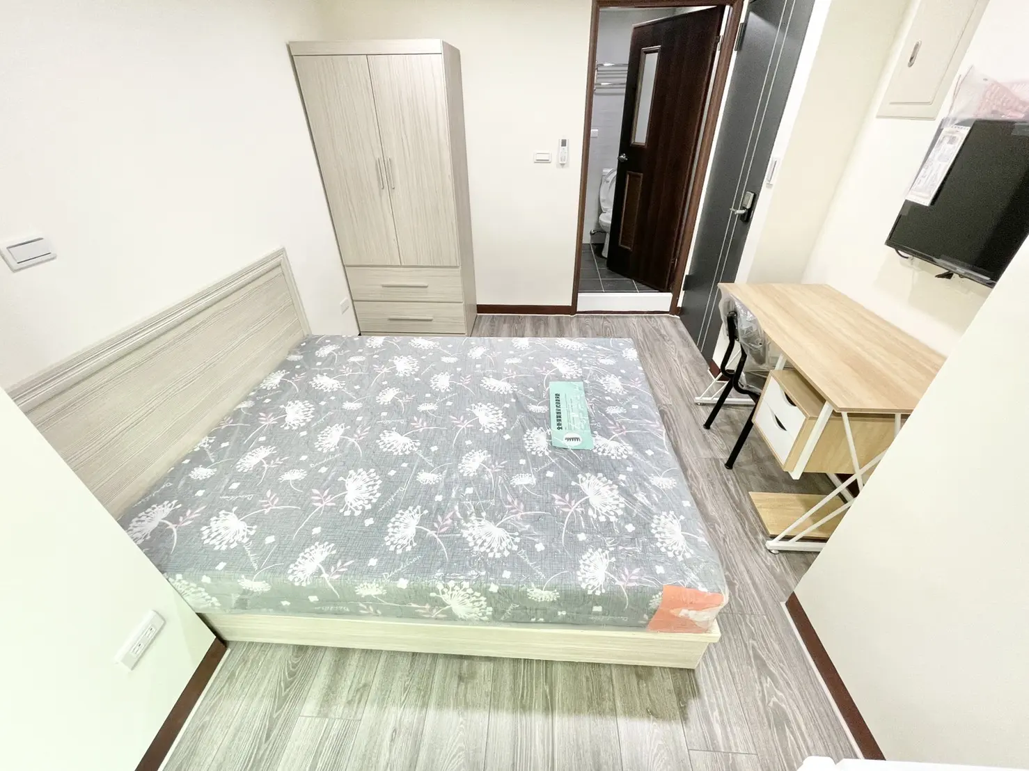 S 45883976 0