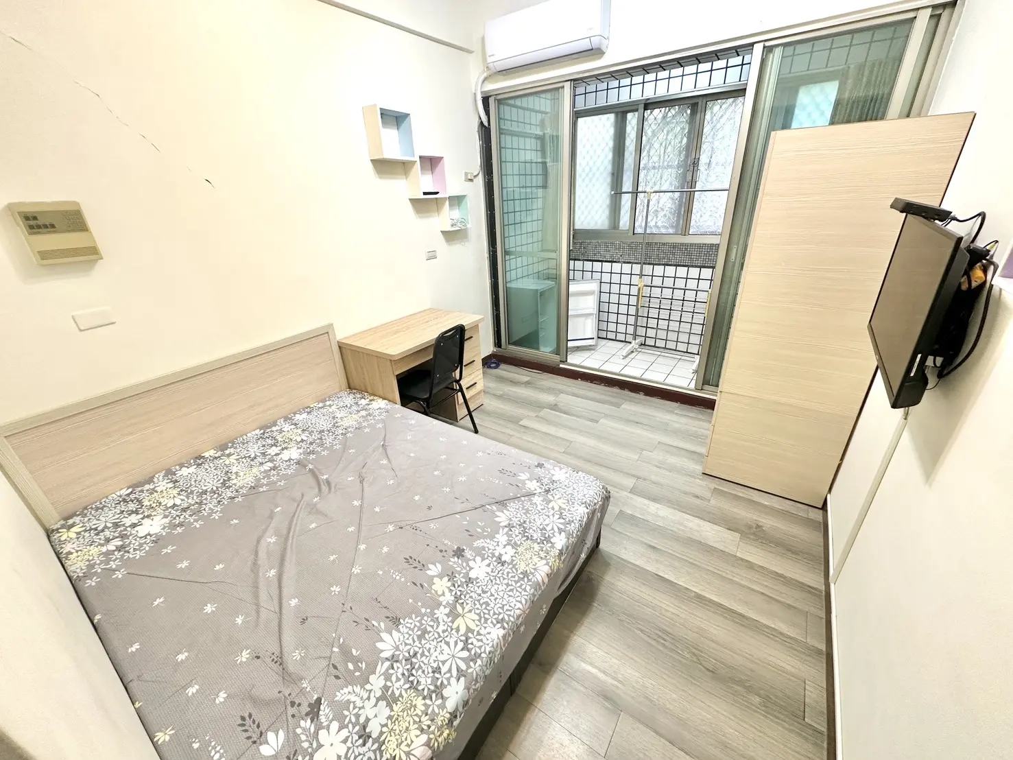 M西屯區 黎明路三段3**號(電梯)