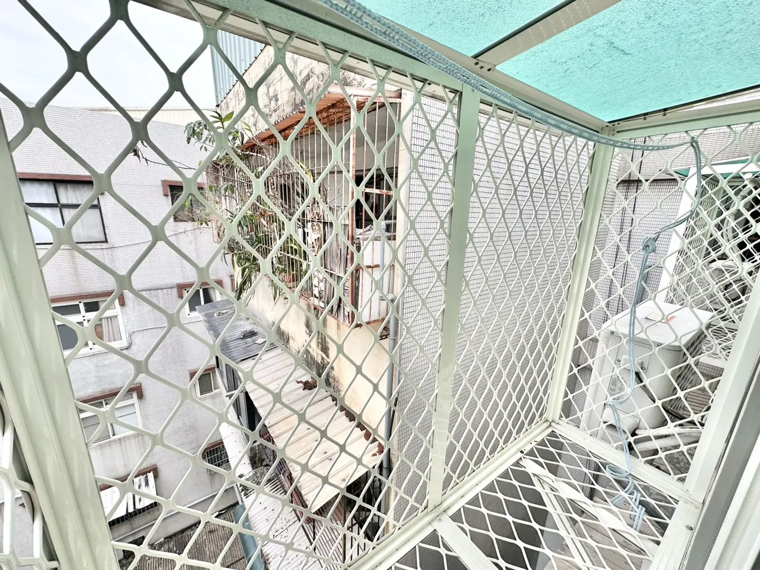 S 45580422 0