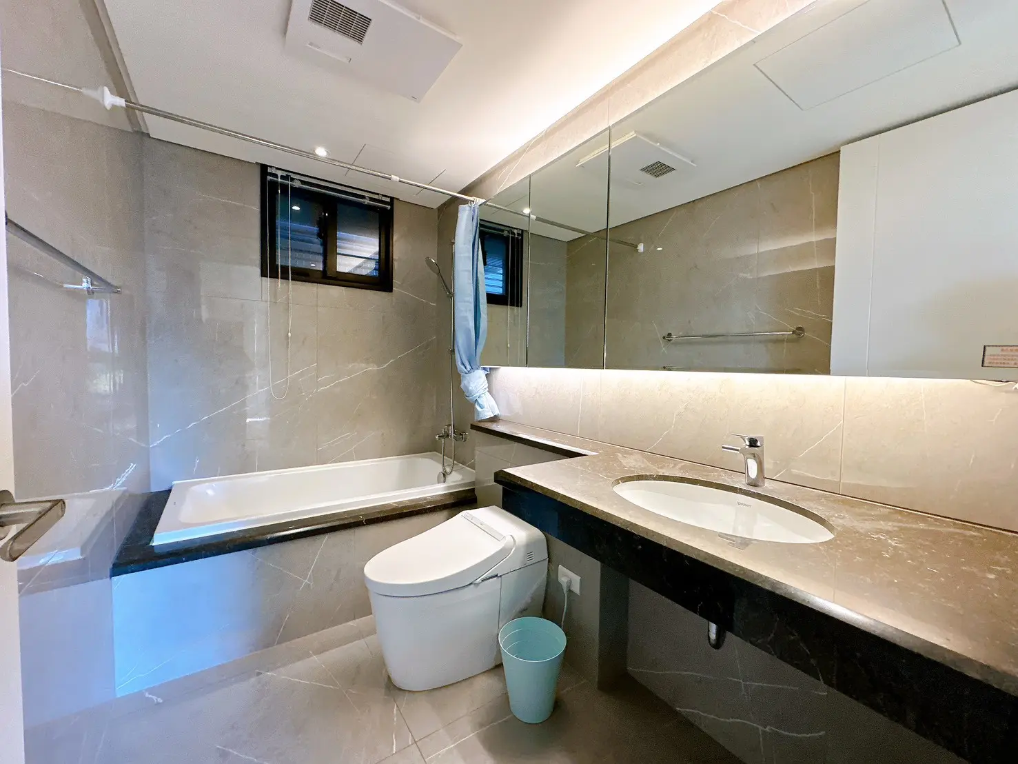 Line Album 202611 260101 10 0