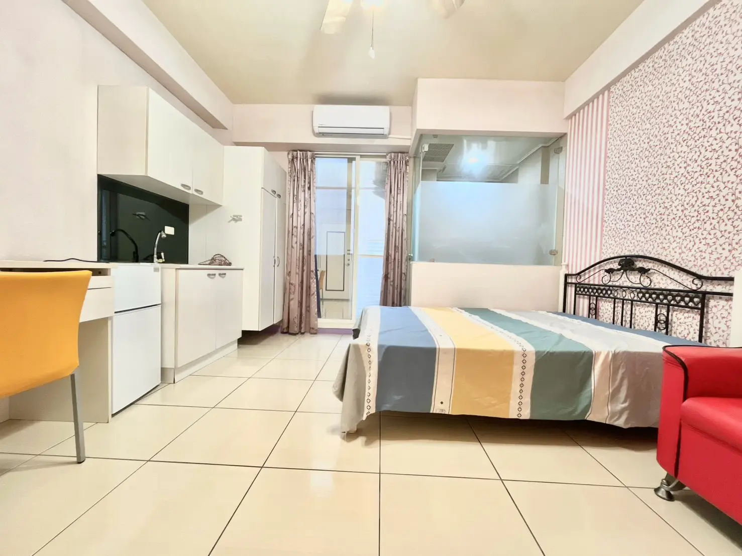 -西屯區 甘肅路一段2**號（爬梯）