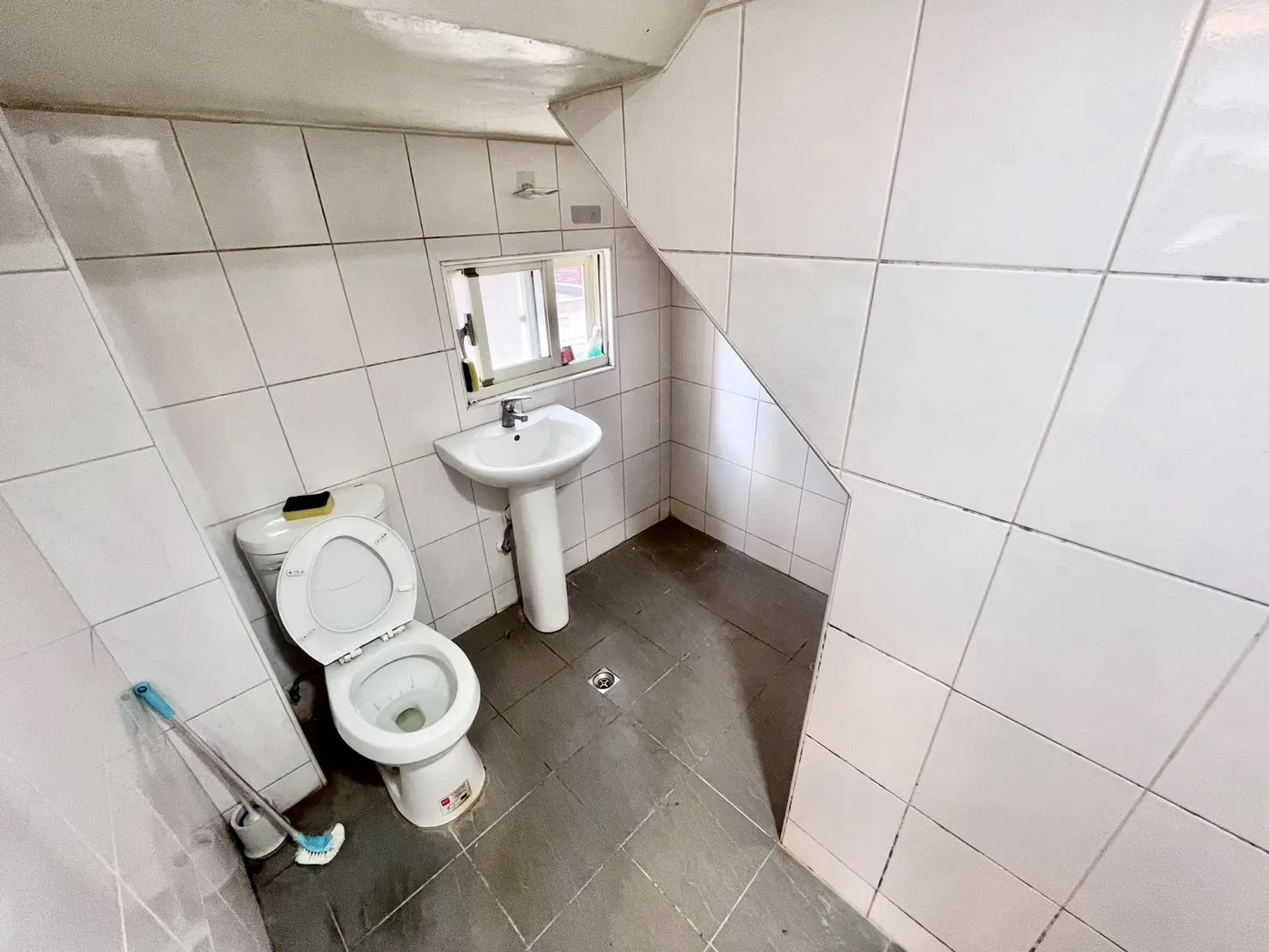 S 182935610 0