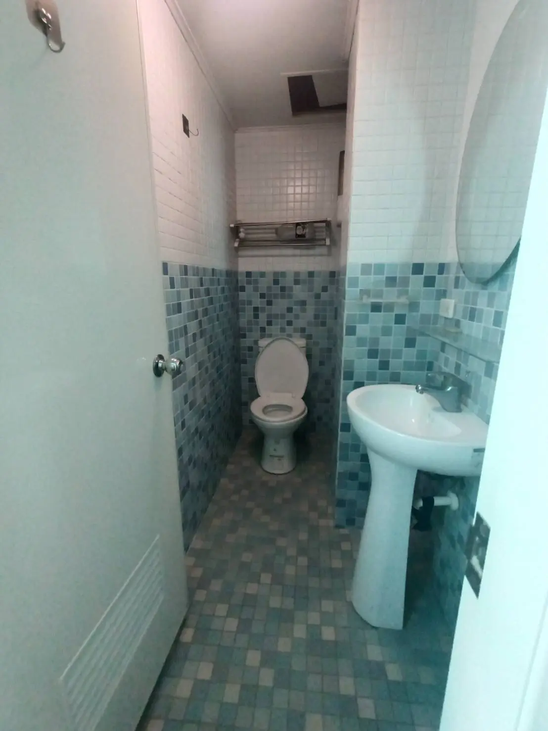S 48833073 0