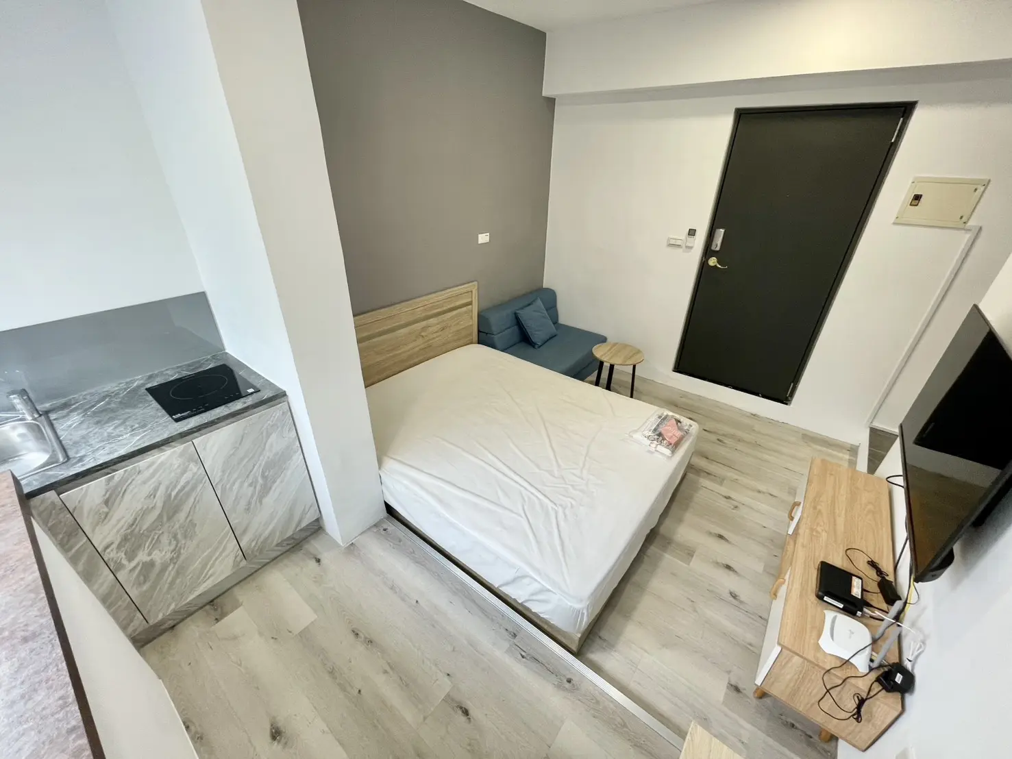 S 73711648 0