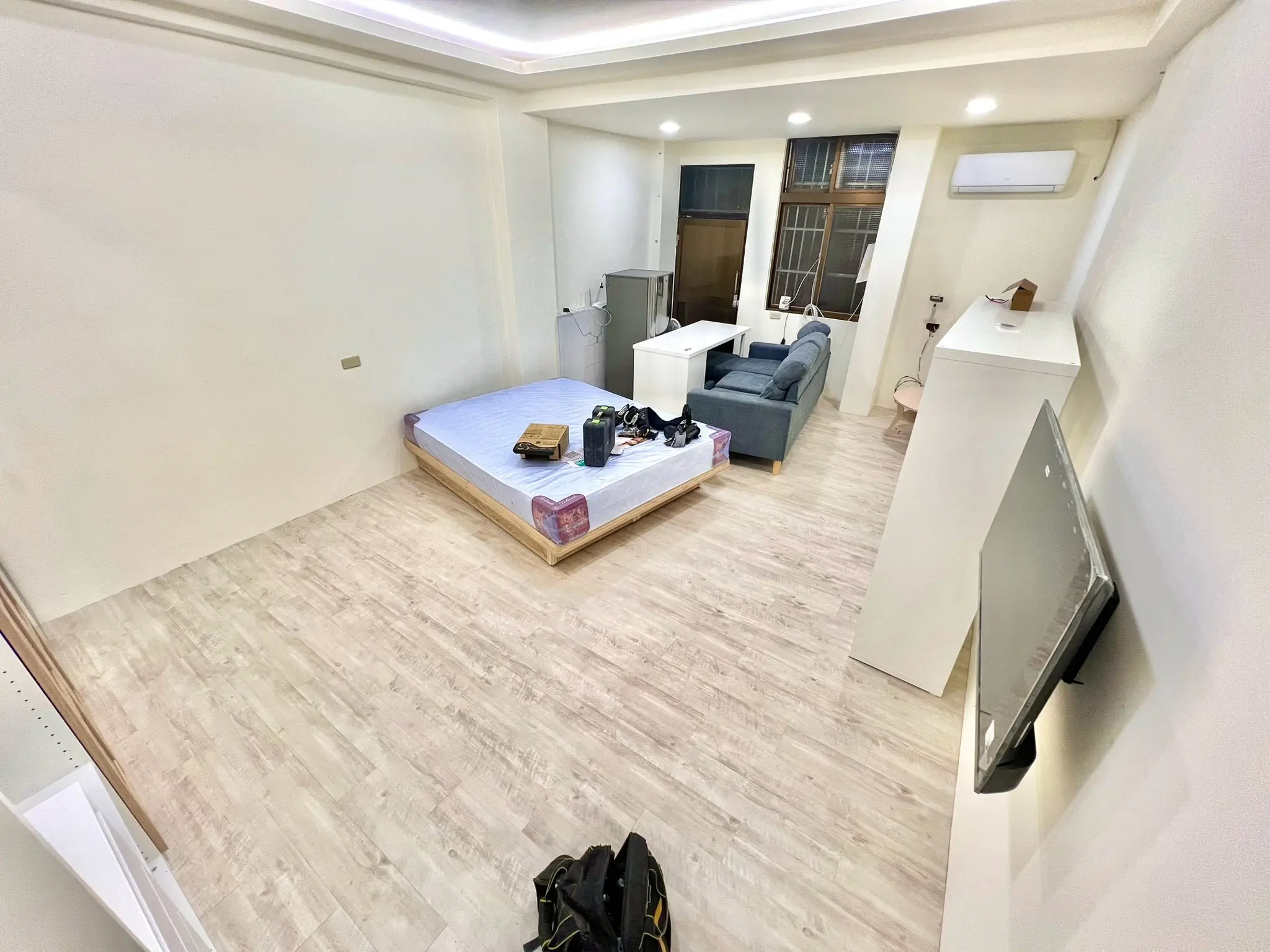 S 504758298 0