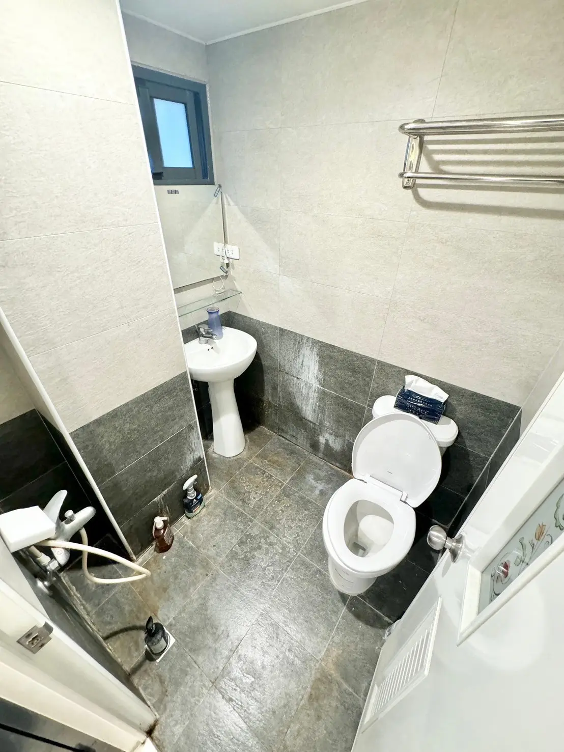 S 561700939 0