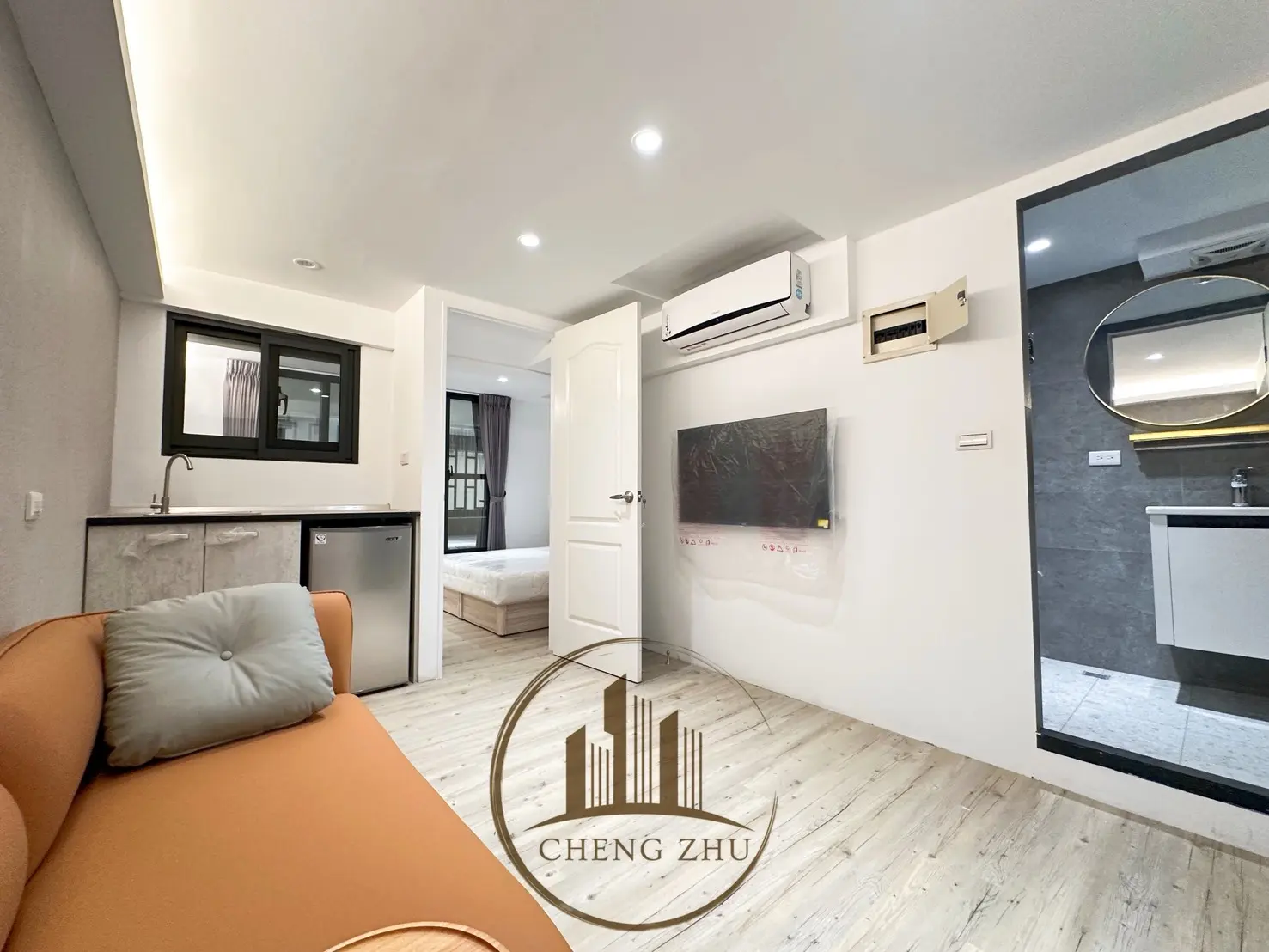 Y西屯區 精明一街15巷*號(爬梯透天)