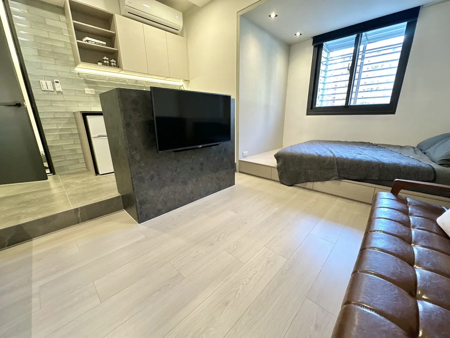 S 3735614 0 0