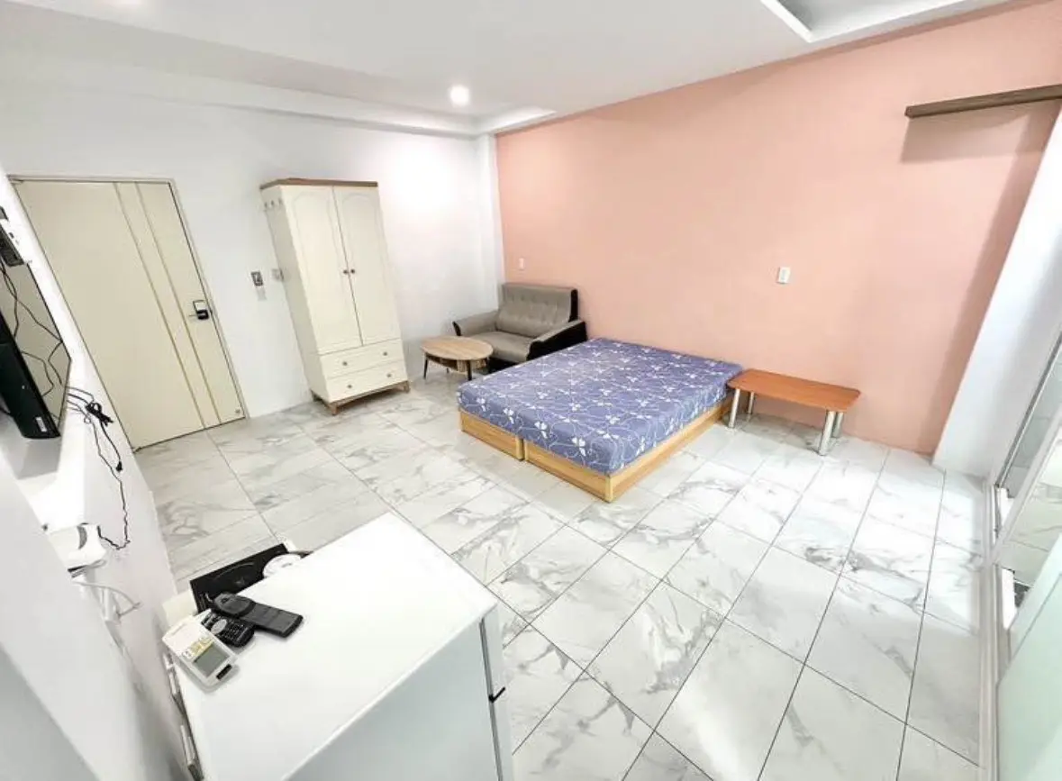 S 9068596 0