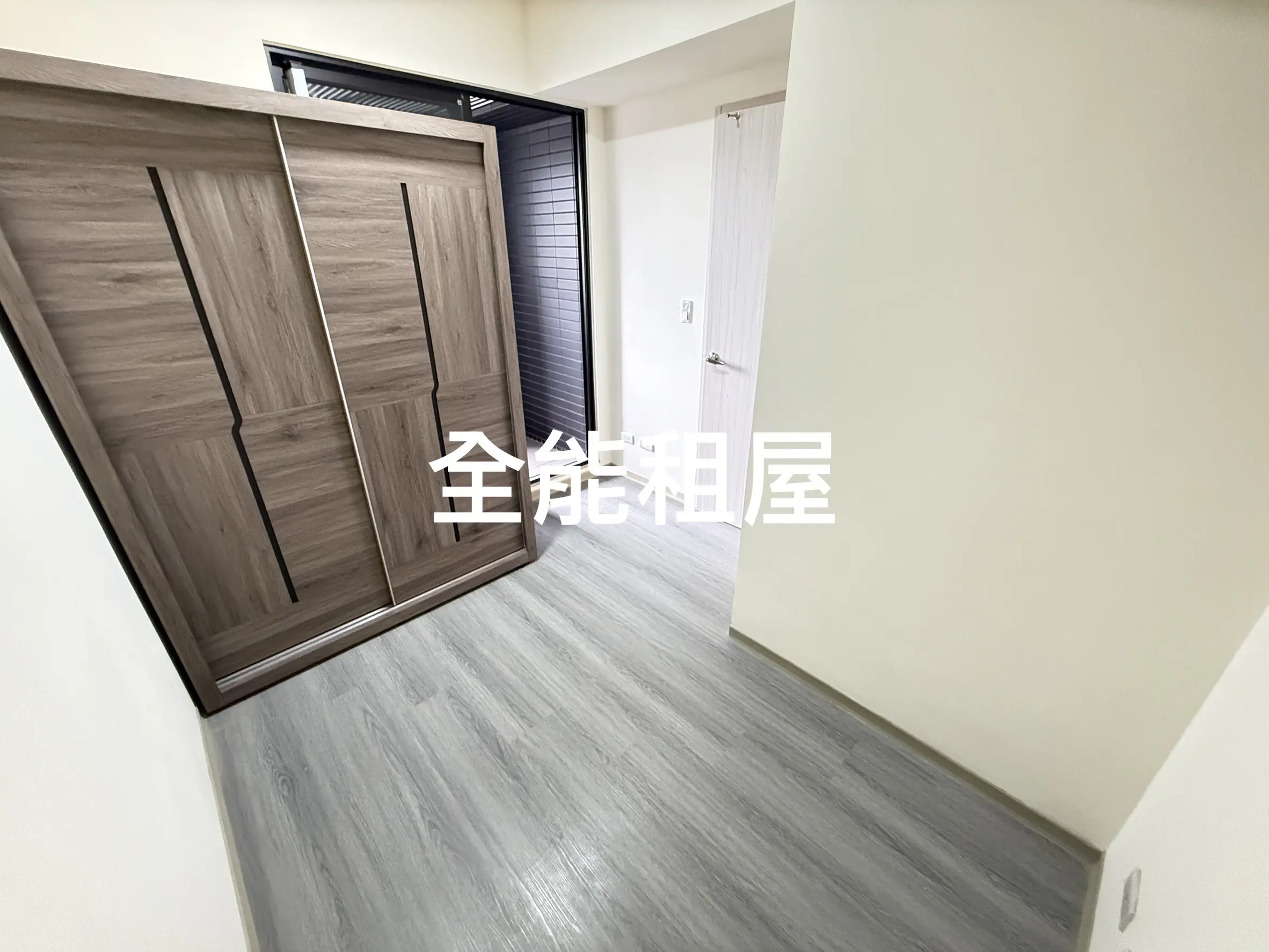 S 523837479 0