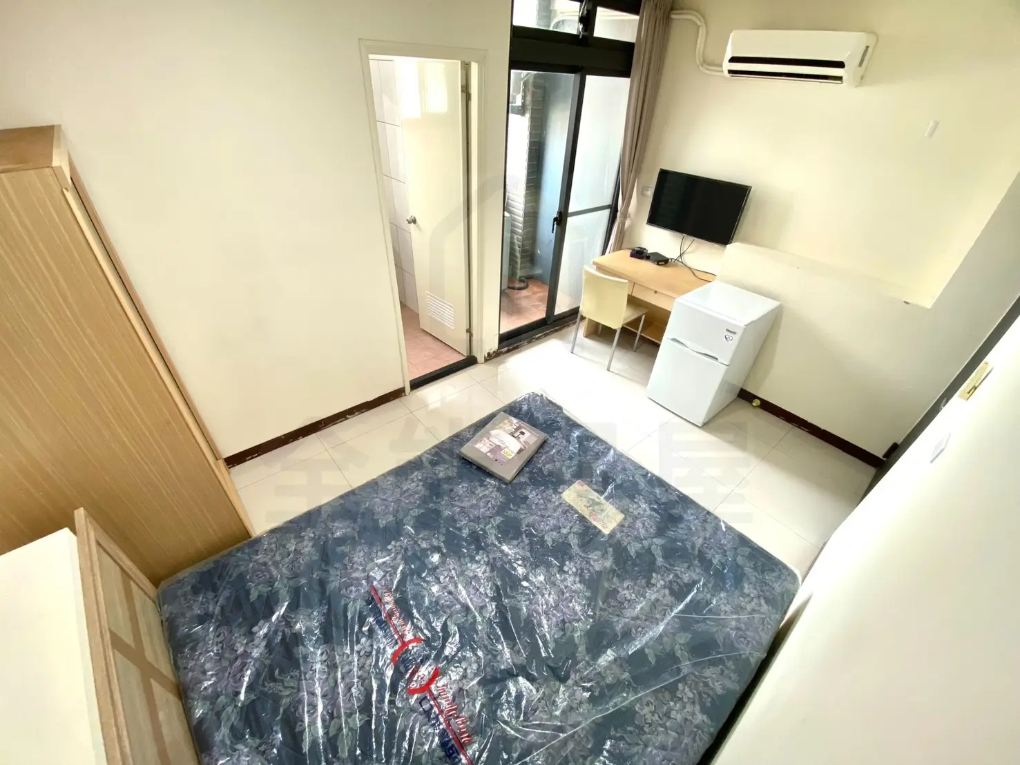 S 32899087 0