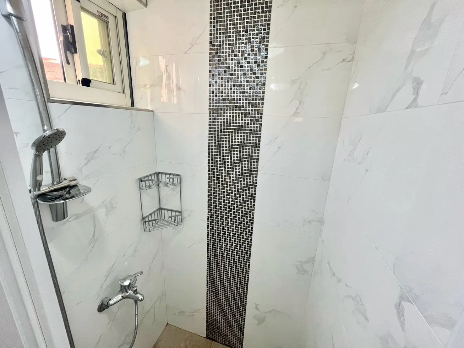 S 569090061 0
