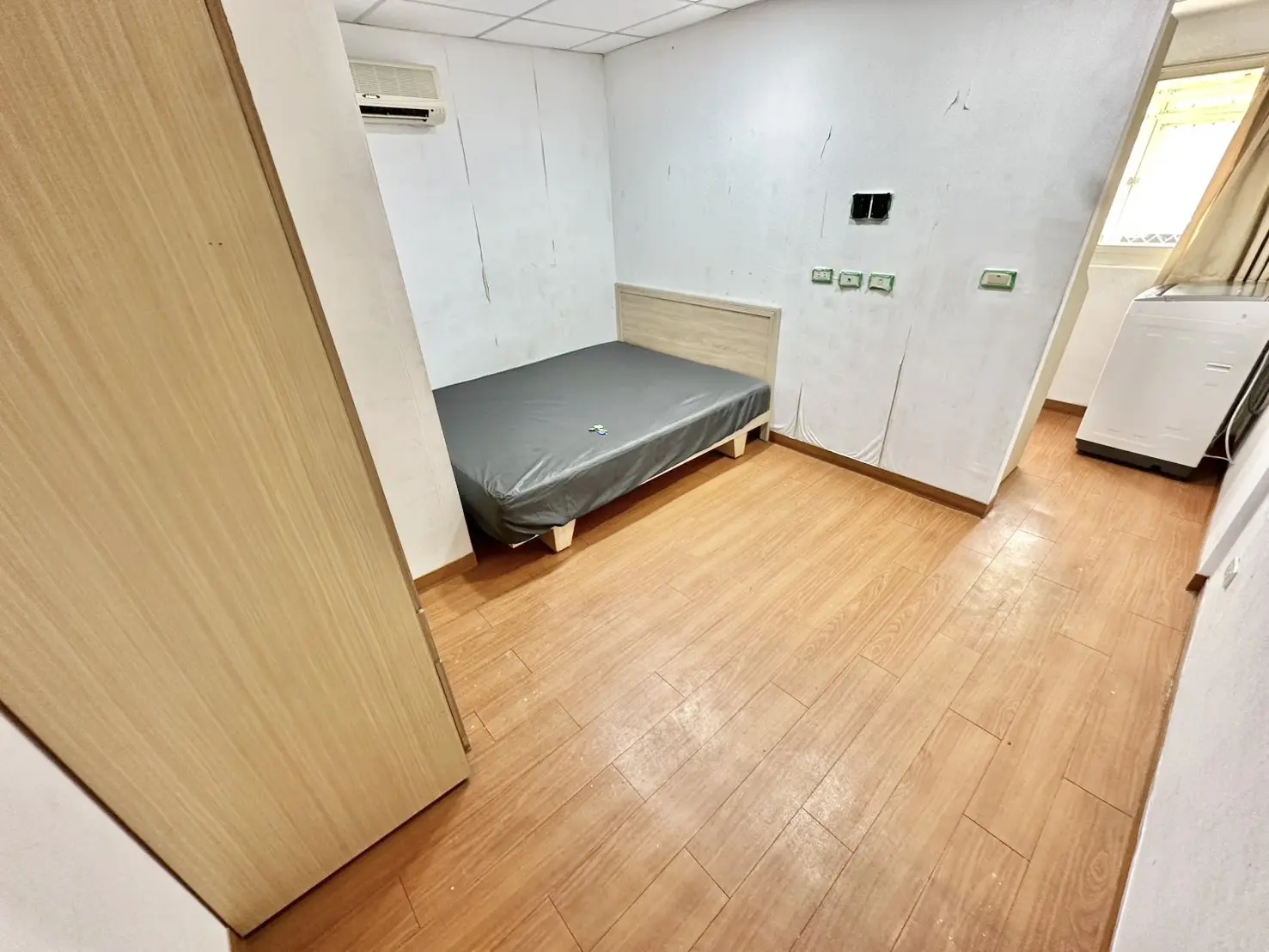 S 219758627 0