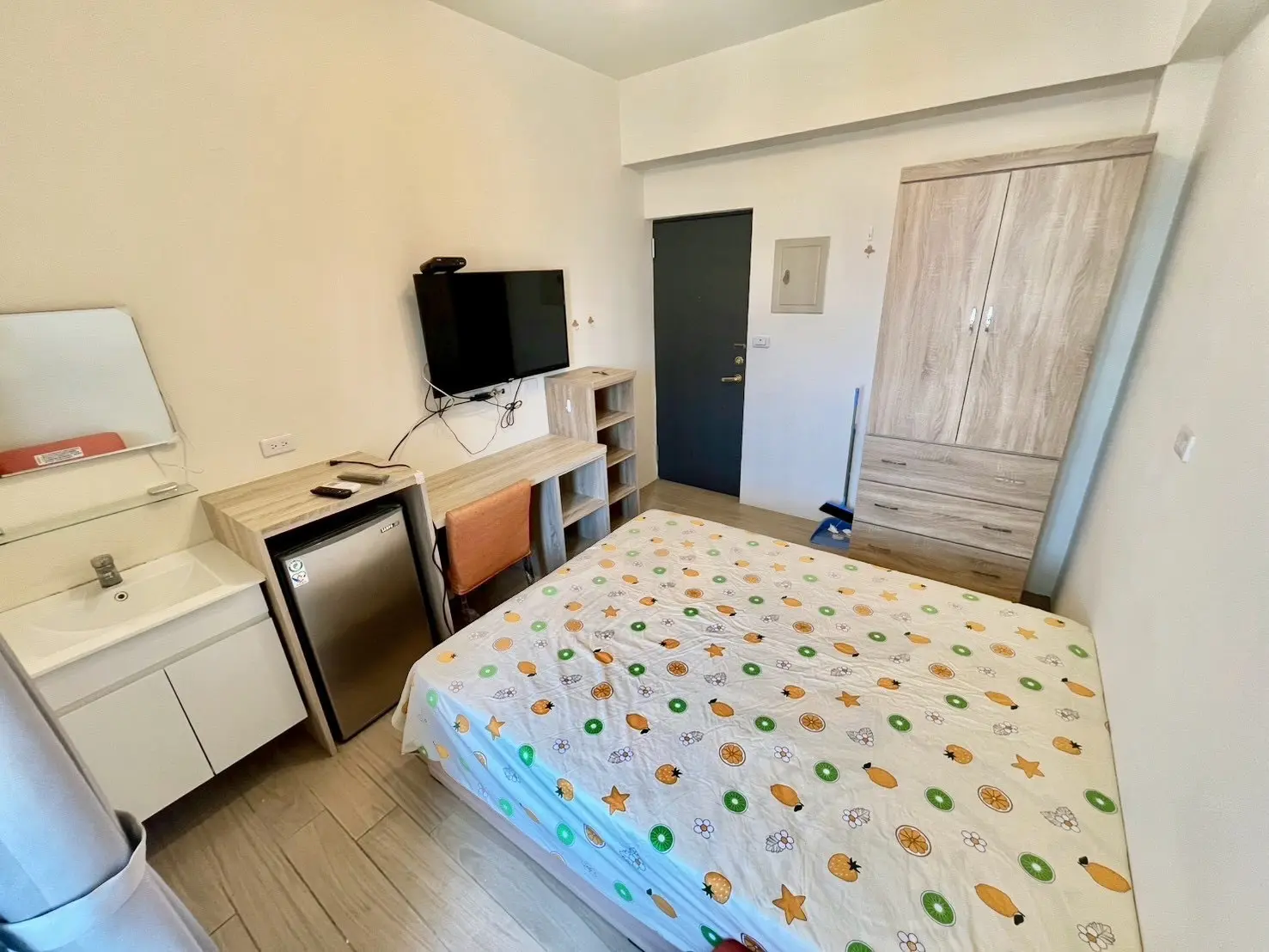 S 606494728 0
