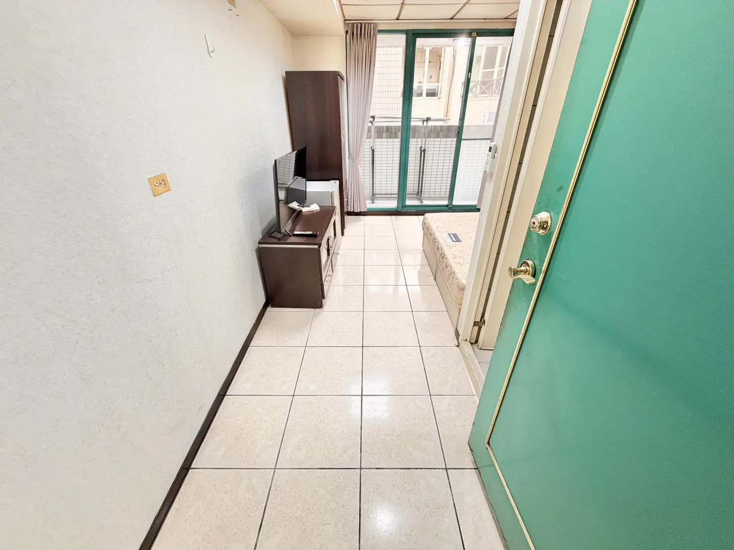 S 49766519 0