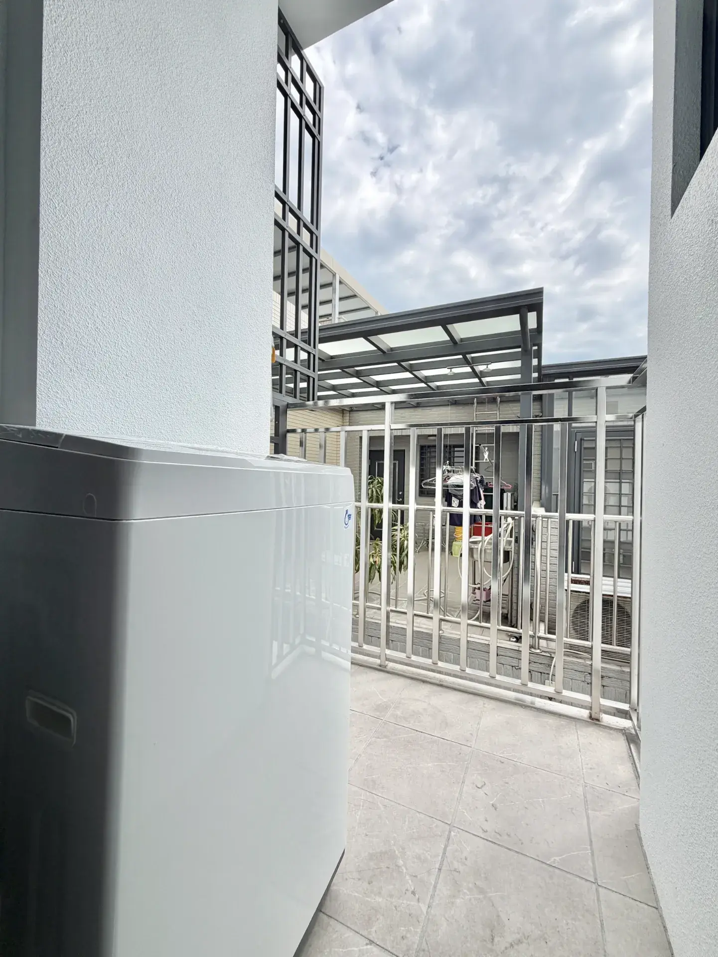 S 223469761 0