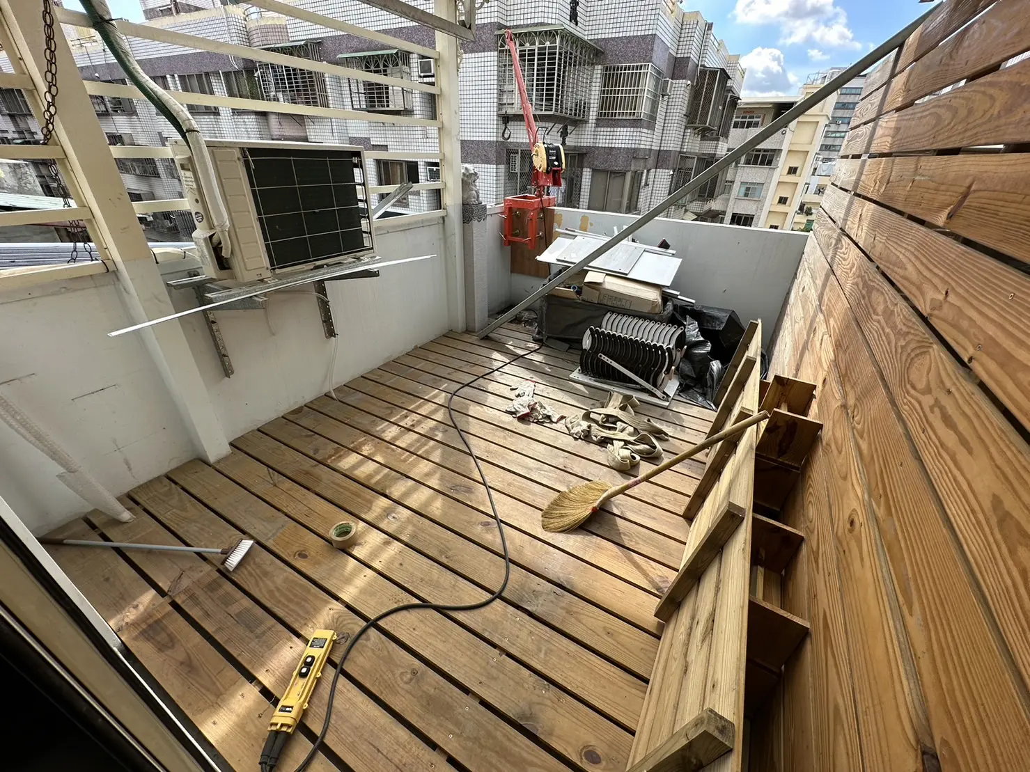 S 37494850 0