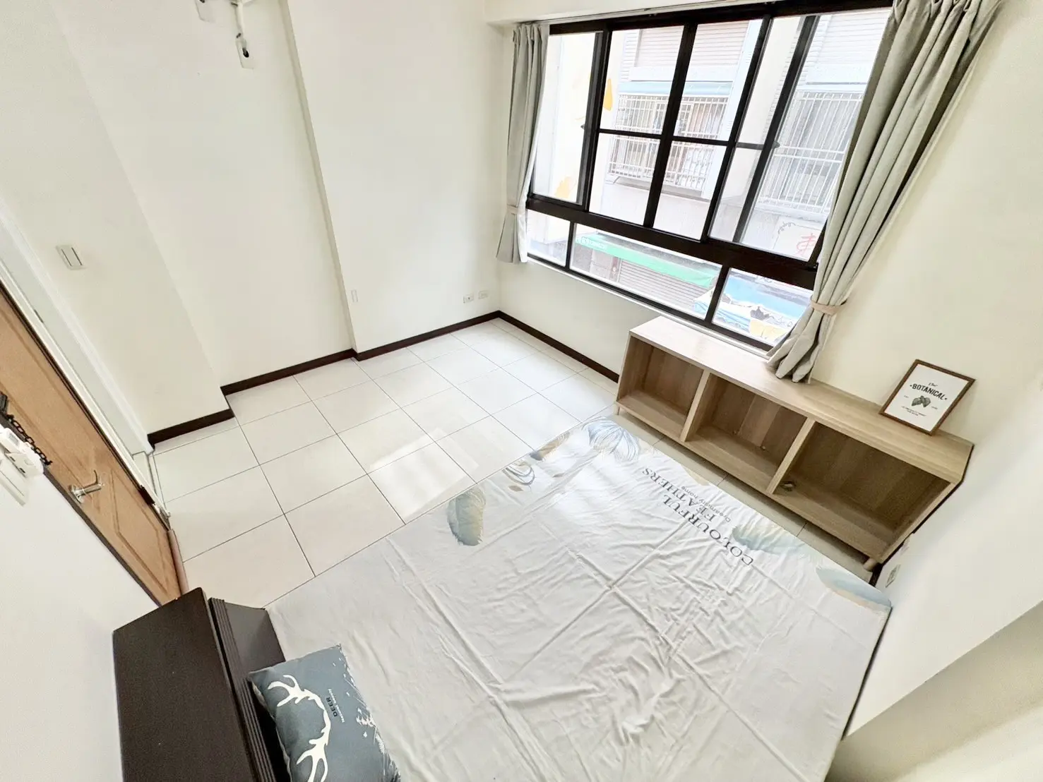 S 48055073 0