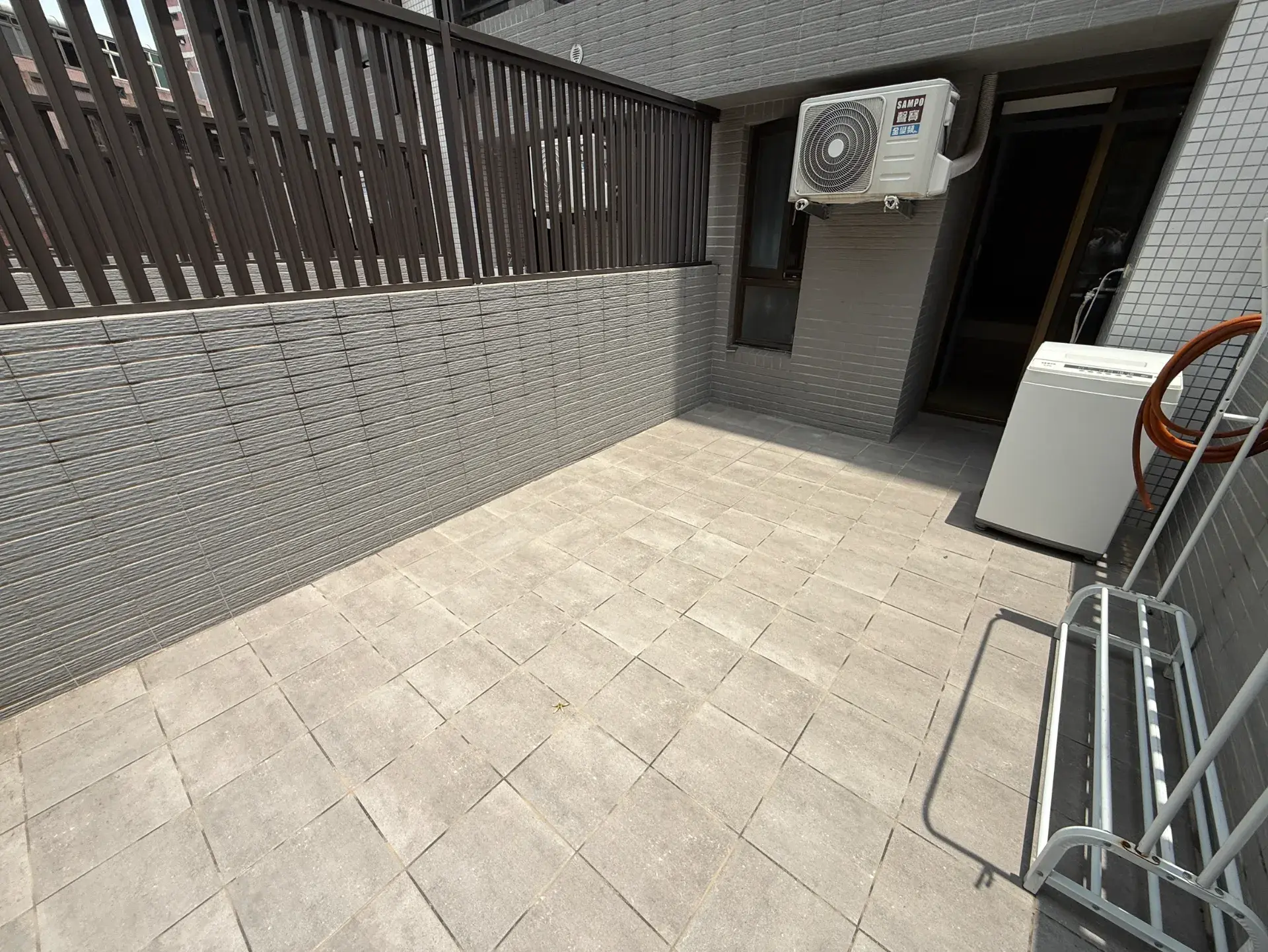 S 513695809 0