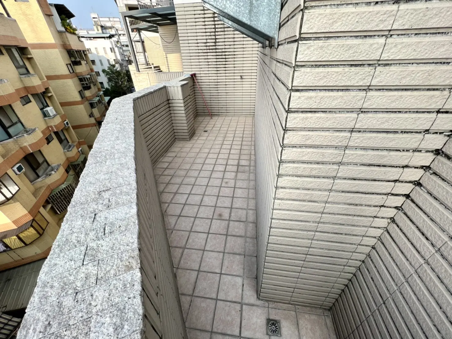 S 93872184 0