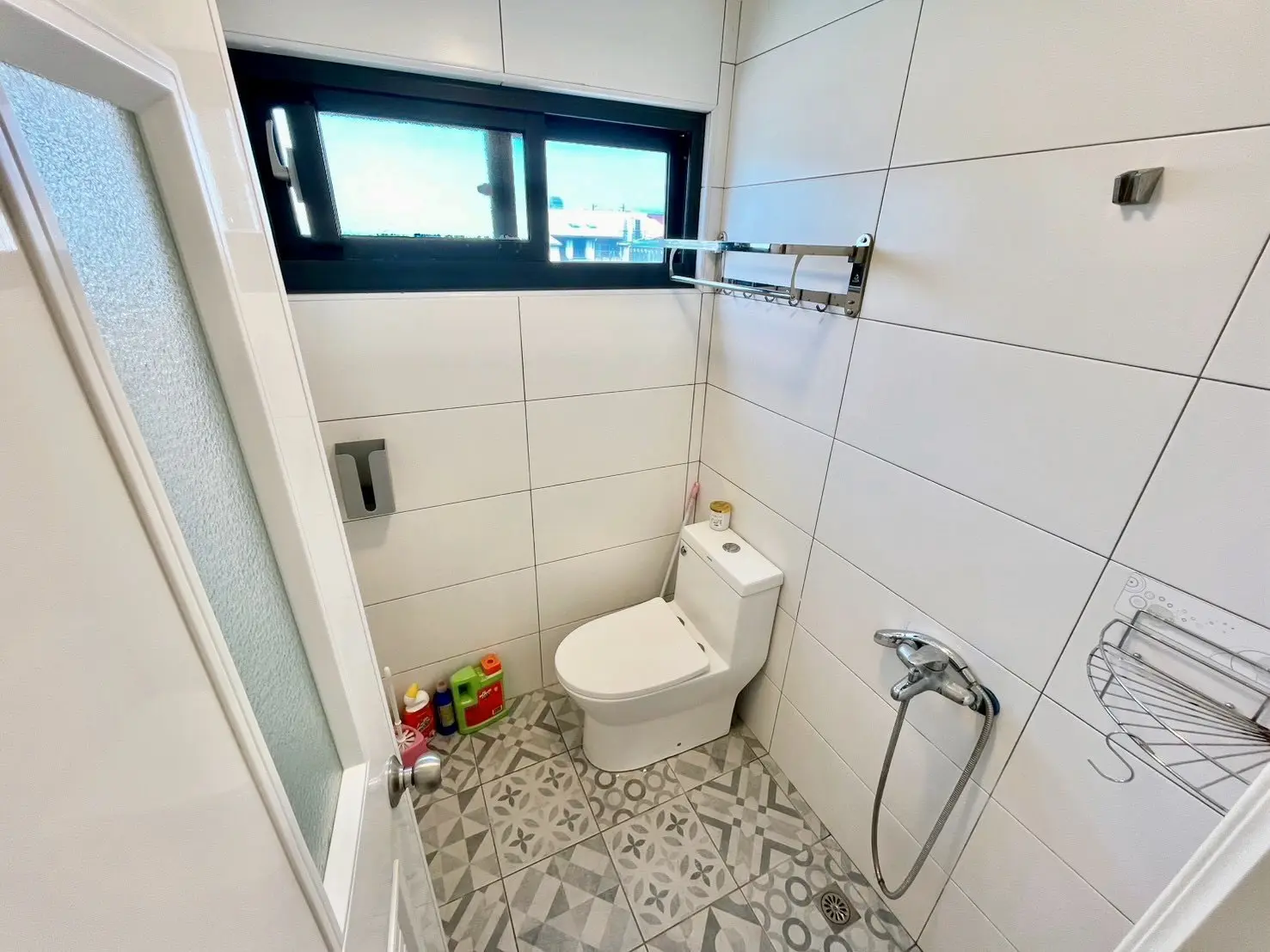 S 606494730 0