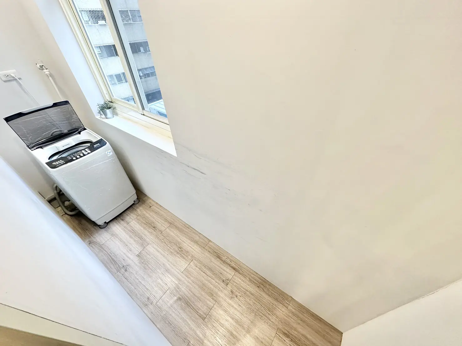 S 48153220 0