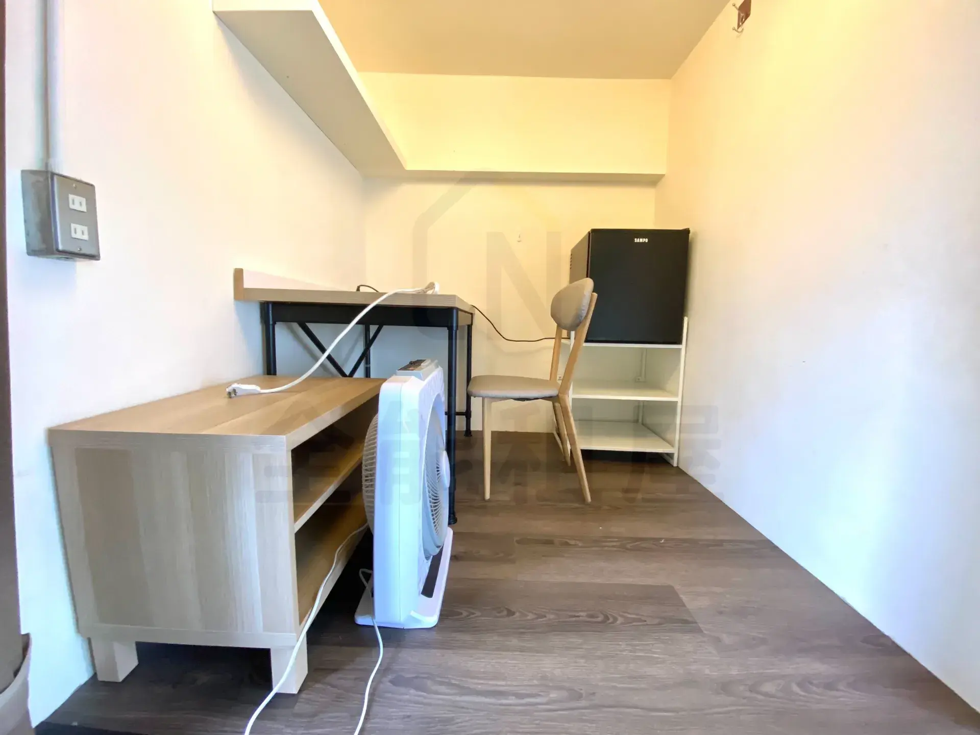 S 194502677 0
