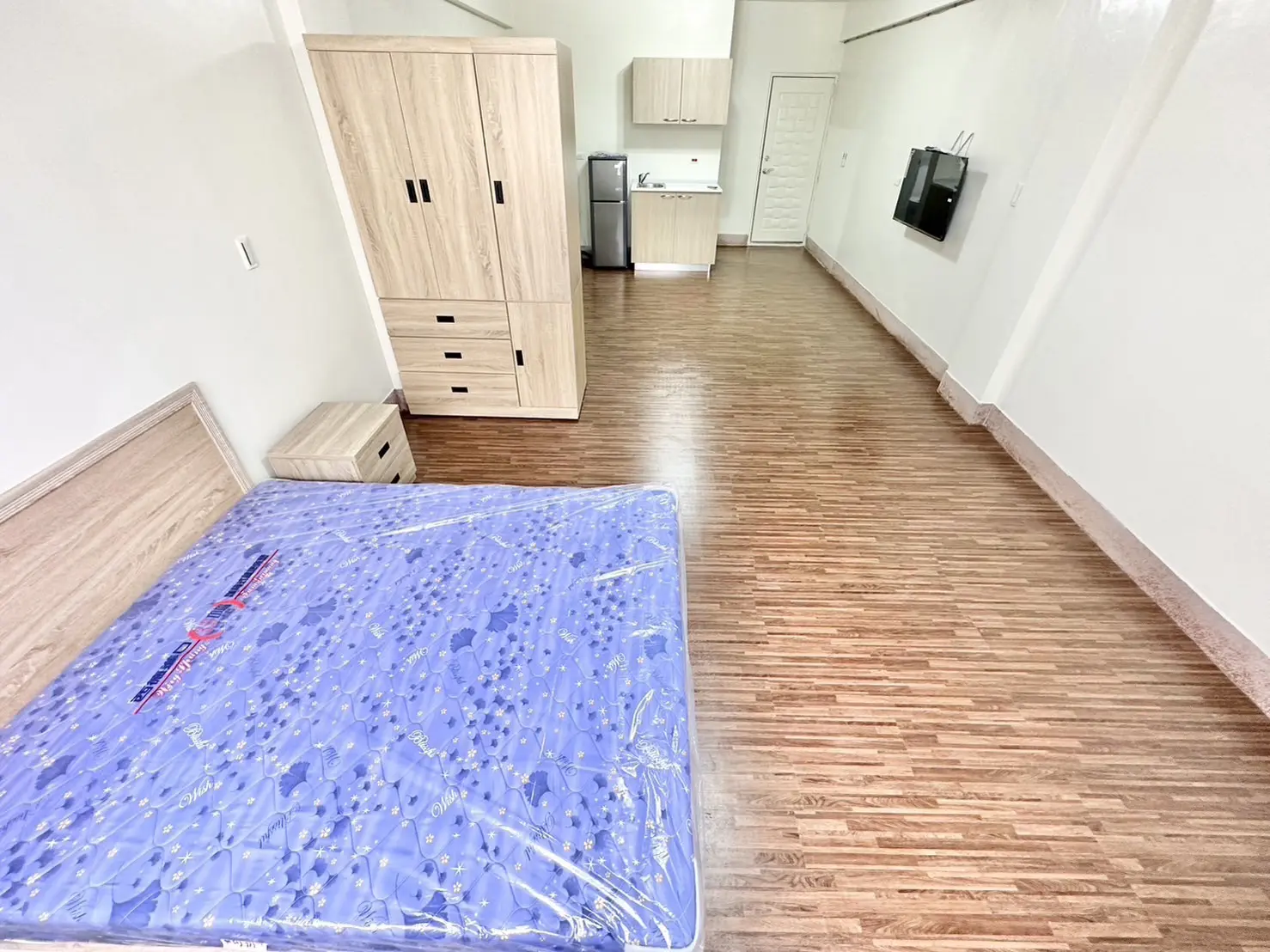 S 48833415 0