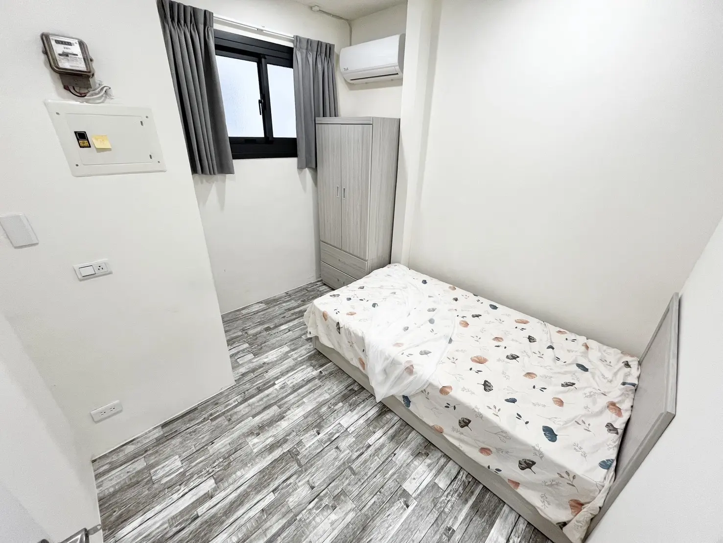 S 48374482 0
