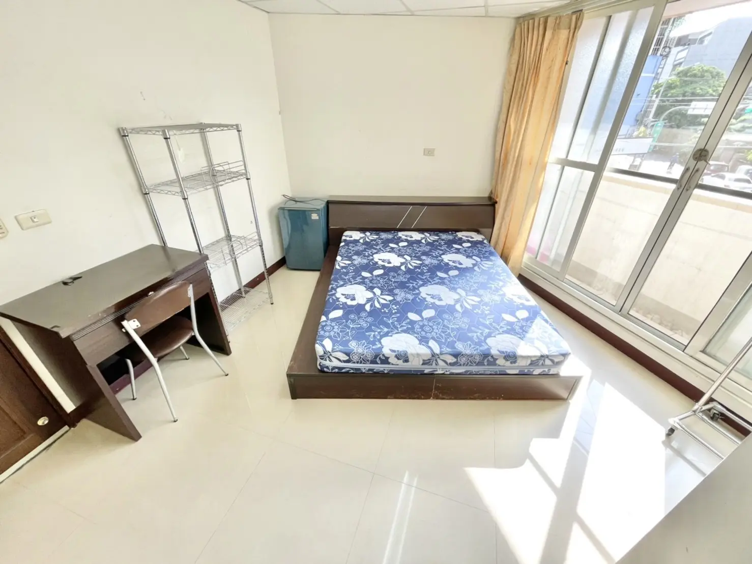S 48734490 0