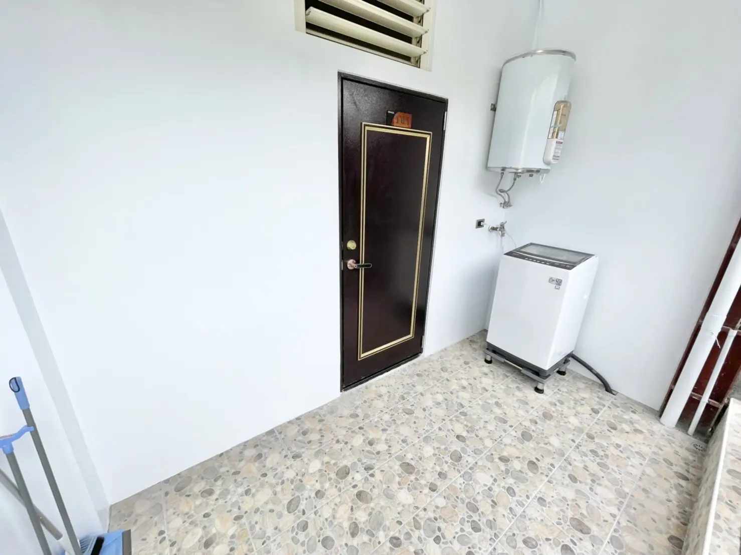 S 48988989 0
