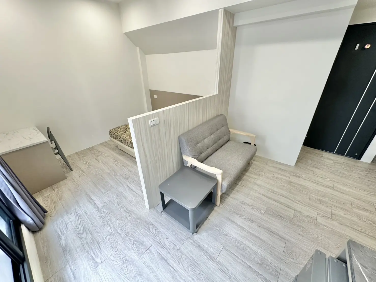 S 48611408 0
