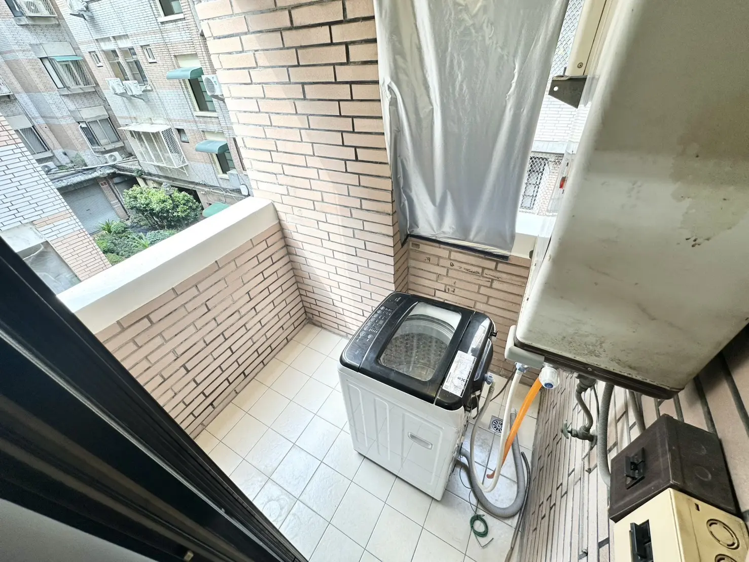 S 49004706 0