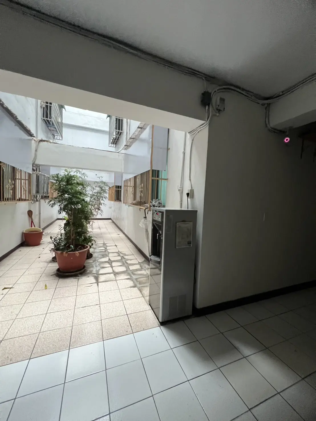 S 49070923 0