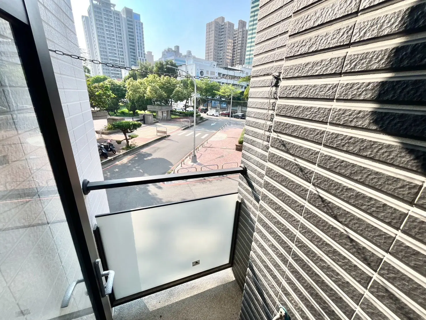 S 588447762 0